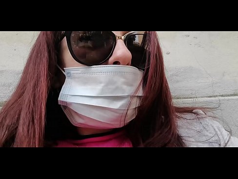 ❤️ Η Νικολέτα εκδικείται τον γείτονά της και κατουράει στο γκαράζ του (Ειδικό Covid19 Ιταλική καραντίνα) ❤️ Ανώμαλο βίντεο ☑